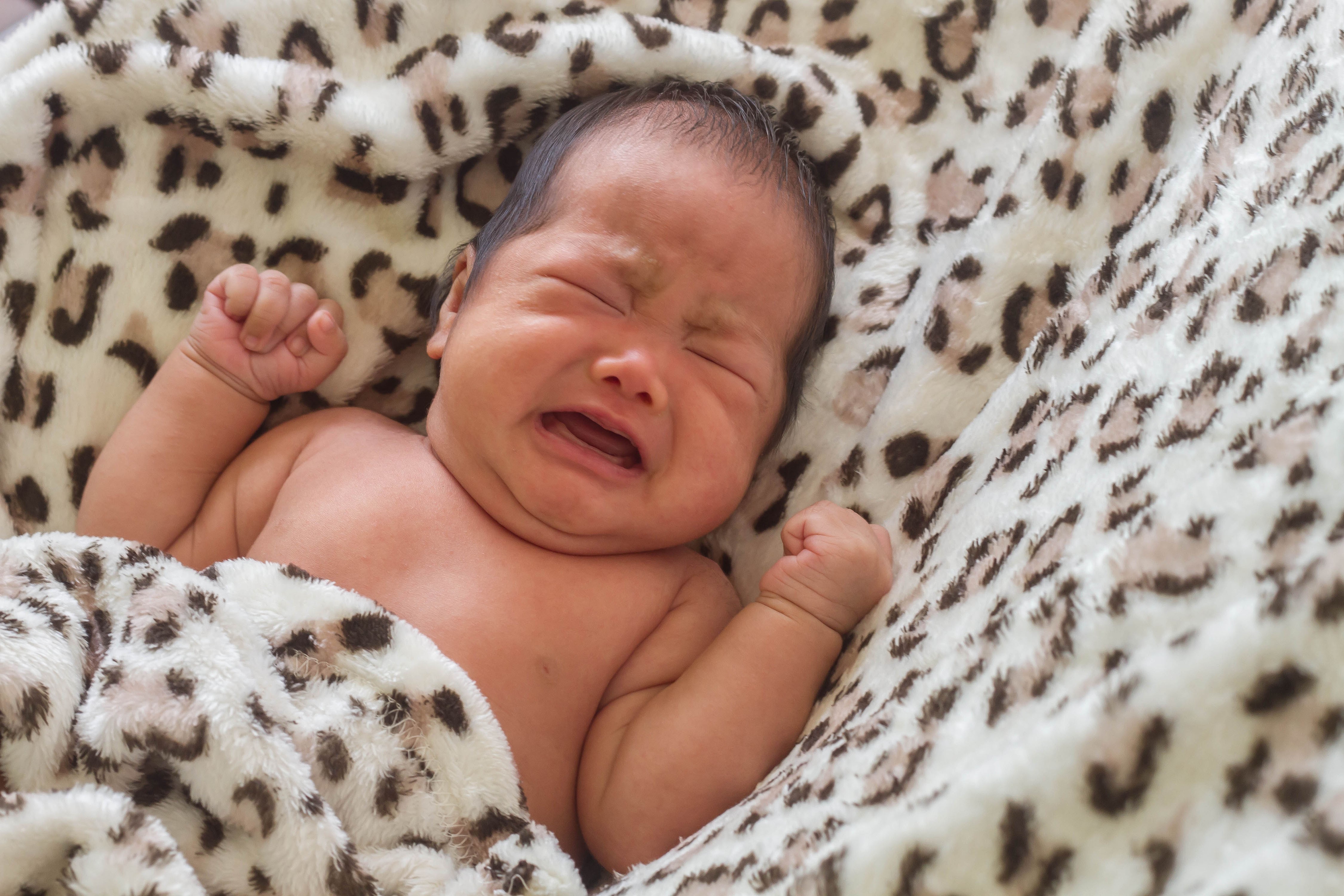 tanda bayi kelelahan, bayi susah tidur, cara atasi bayi rewel, pola tidur bayi, bayi sulit tidur, Bunda, si Kecil